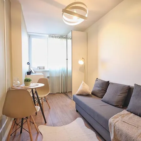 Apartment Obok Metra! Apartmenty Natural *