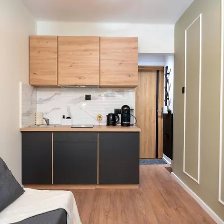 Obok Metra! Apartmenty Natural * Warsaw