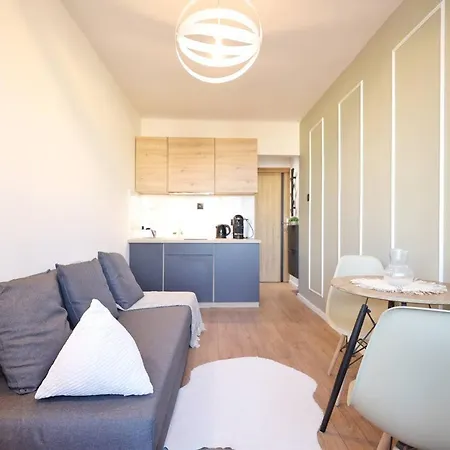 Obok Metra! Apartmenty Natural Apartment Warsaw