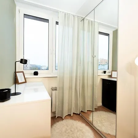 Obok Metra! Apartmenty Natural * Варшава