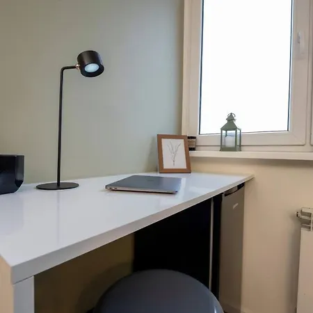 Obok Metra! Apartmenty Natural Lägenhet