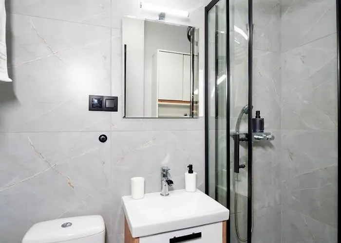 Apartament Obok Metra! Apartmenty Natural *