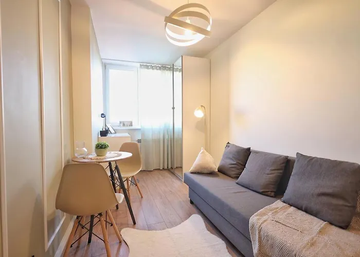 Apartament Obok Metra! Apartmenty Natural *